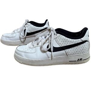 Nike Air Force 1 Sneakers‎ White and Black Shoes Swoosh
